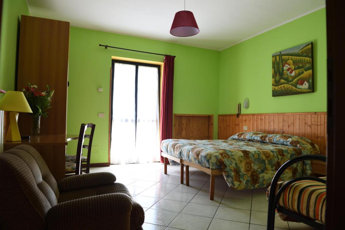 מאסינו ויסקונטי Hotel La Capannina מראה חיצוני תמונה